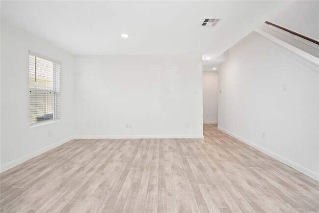 Photo - 16559 Colleen Pl