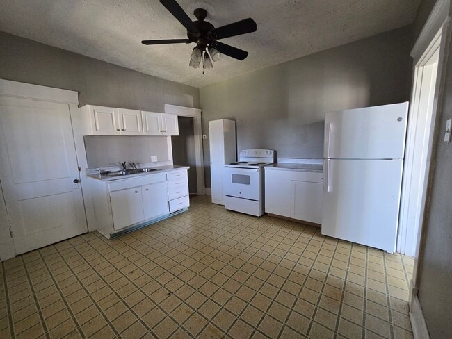 Photo - 25TH ST Unit #2