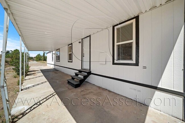 Building Photo - 39975 San Ignacio Rd Unit B