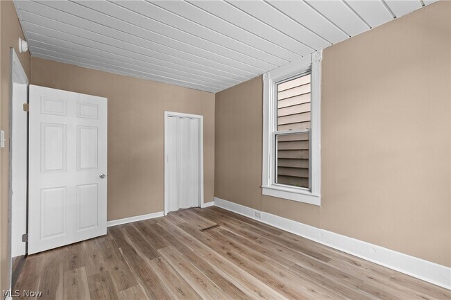 Photo - 118 Spring Ave