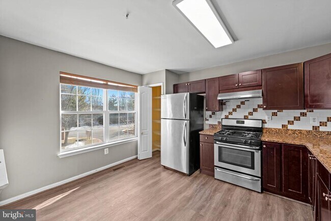 Photo - 8833 Hawthorne Ct