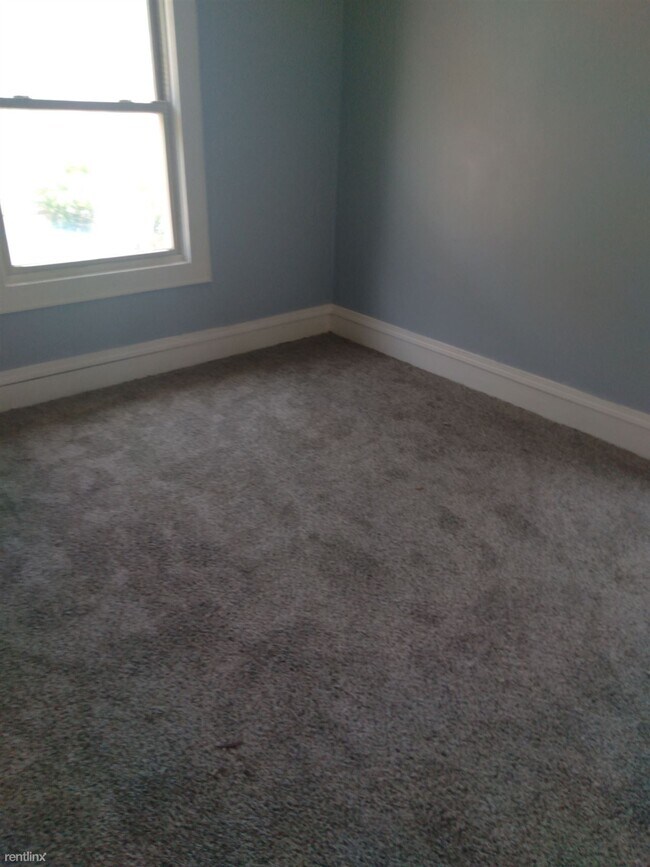 Photo - 2 br, 1 bath Triplex - 3549 West 129th Str...