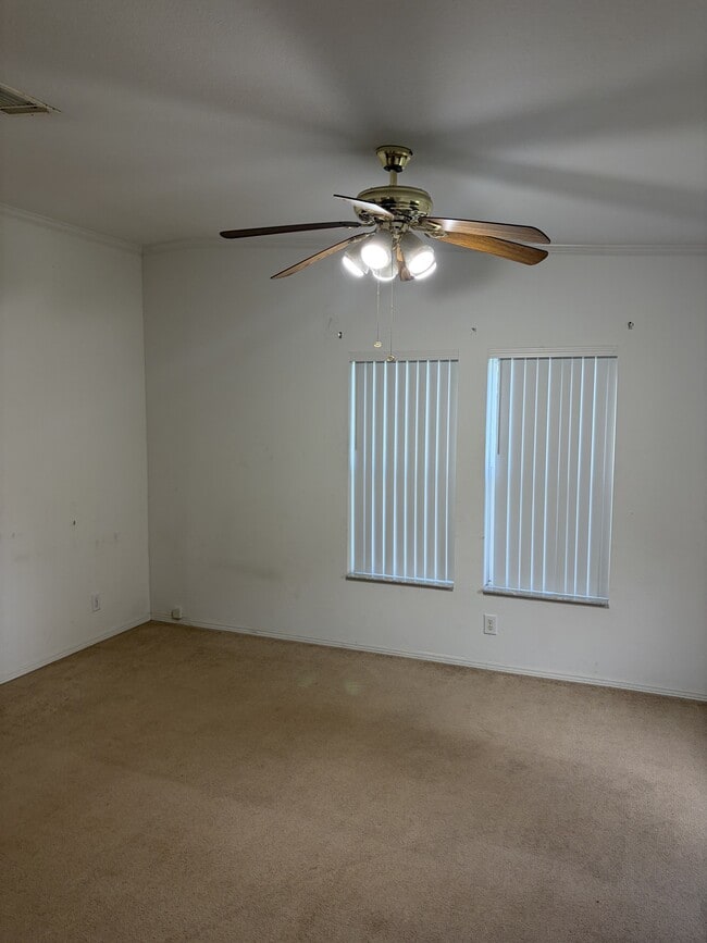 Photo - 120 SW McGriff Ln