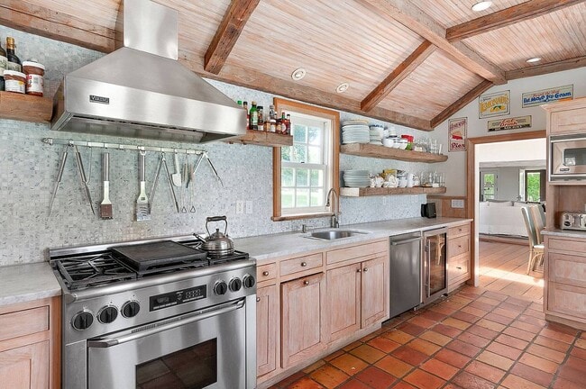 Photo - 436 Mecox Road
