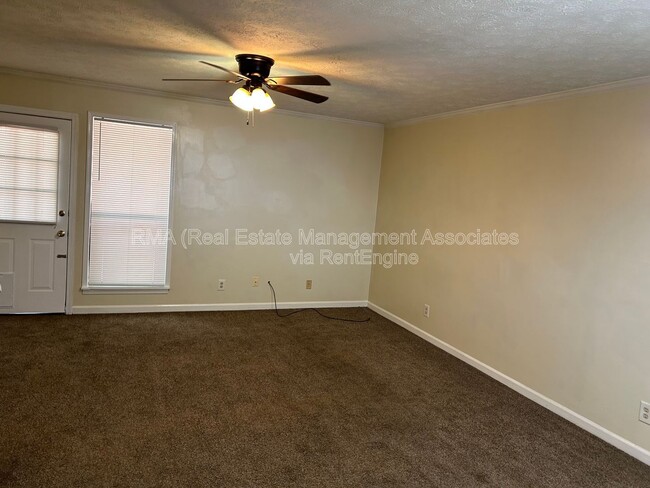 Photo - 128 Westwind Ct
