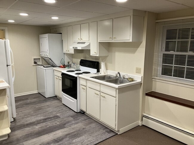 Building Photo - 65 Sweet Meadow Dr Unit APT 1