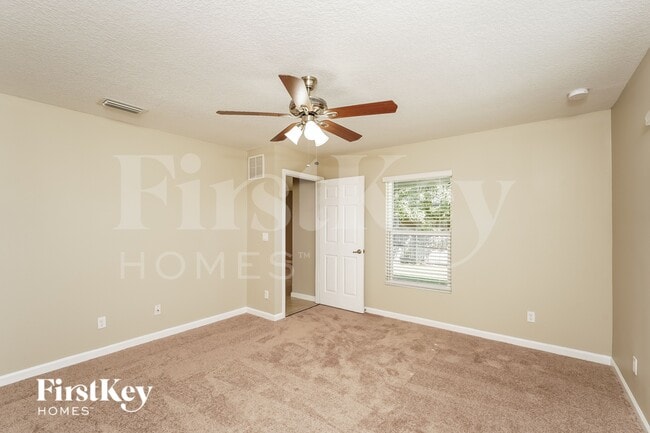 Photo - 283 SW Tulip Blvd