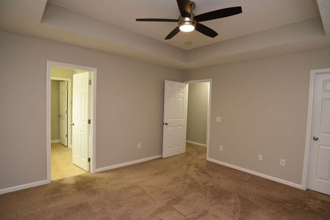 Photo - 825 Canyon Oak Loop