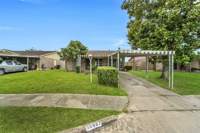 Photo - 10987 Fairland Dr