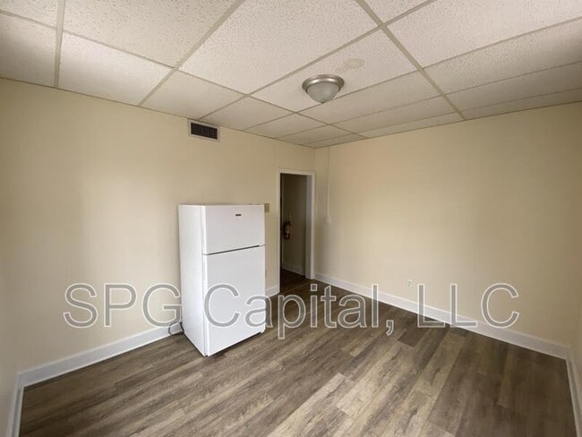 Photo - 5 Center Square Unit 21