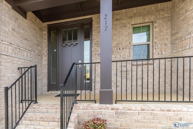 Photo - 217 John Clift Cir