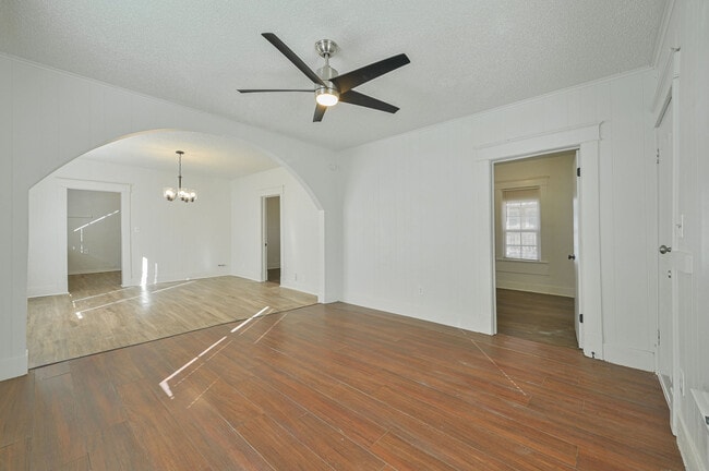 Photo - 607 N Evans Ave