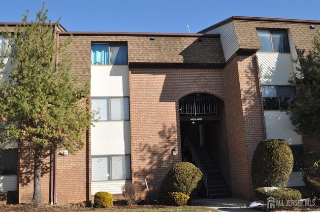 Building Photo - 1404 Edison Glen Terrace