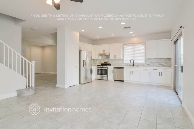 Photo - 3482 Gloucester Gate St