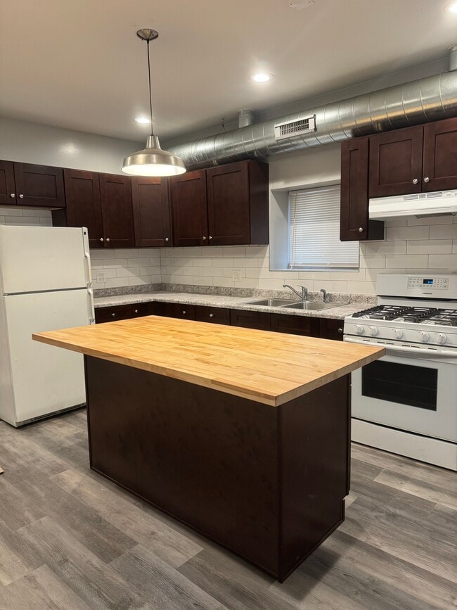 Photo - 5924 S Maplewood Ave Apartments Unit 1