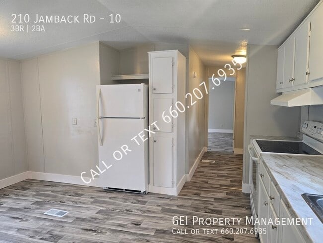 Photo - 210 Jamback Rd