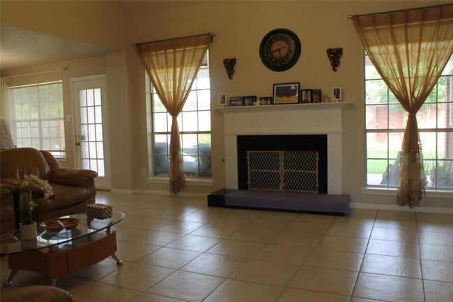 Photo - 1723 Monvale Ln