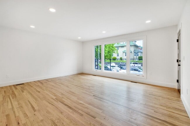 Photo - 7809 Broadway Unit 1