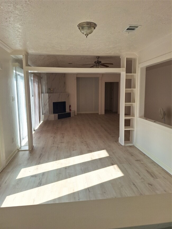 Photo - 4030 Knoll Glen Dr
