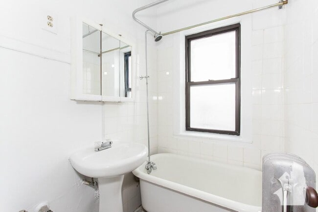 Photo - 2706 N Spaulding Ave Unit #  01GG