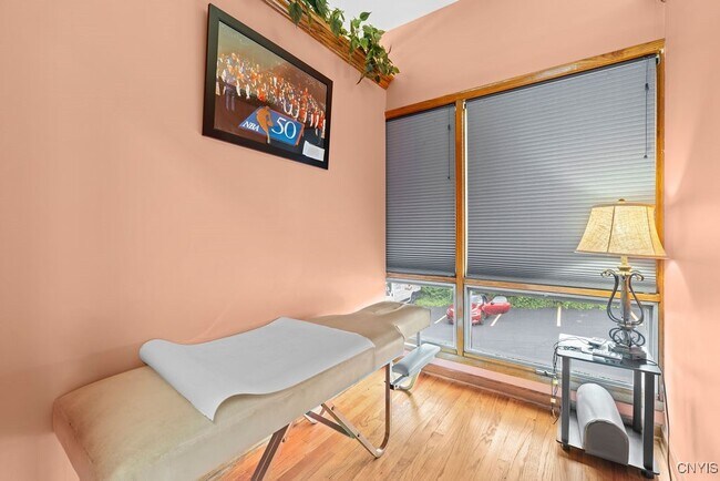 Photo - 1628 W Genesee St