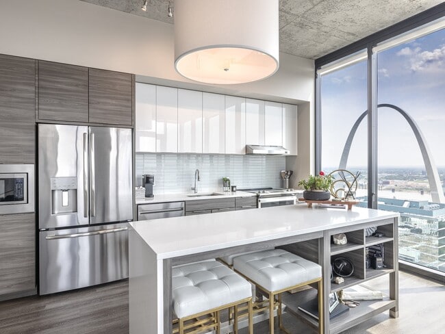 One Cardinal Way Luxury apartments have Gourmet Kitchens with views of the St. Louis Arch - One Cardinal Way