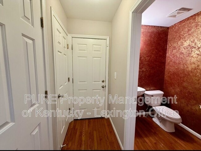 Photo - 552 Forest Hill Dr