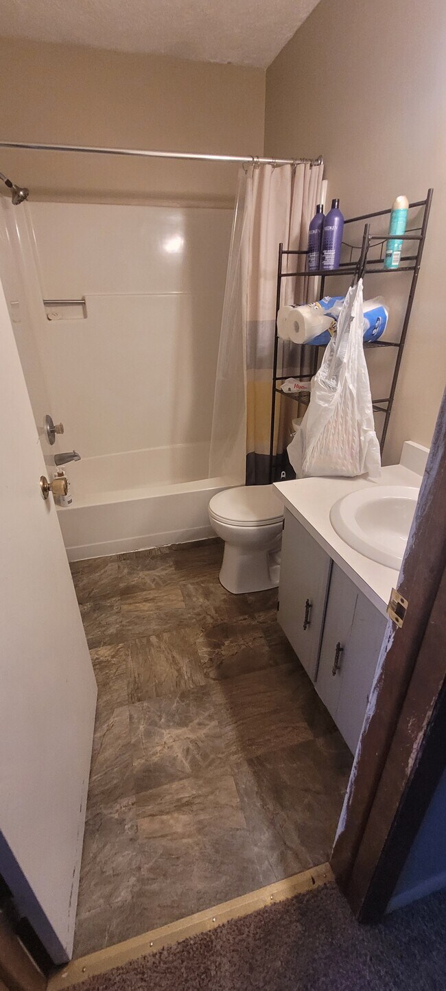 2808 Canarsie Dr