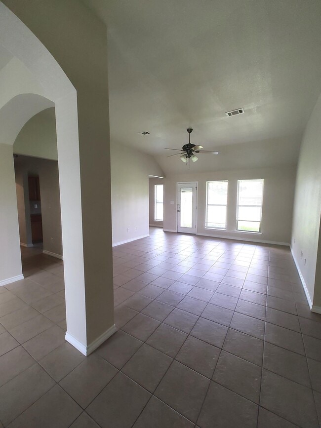 Photo - 5460 Westmeadow Ln