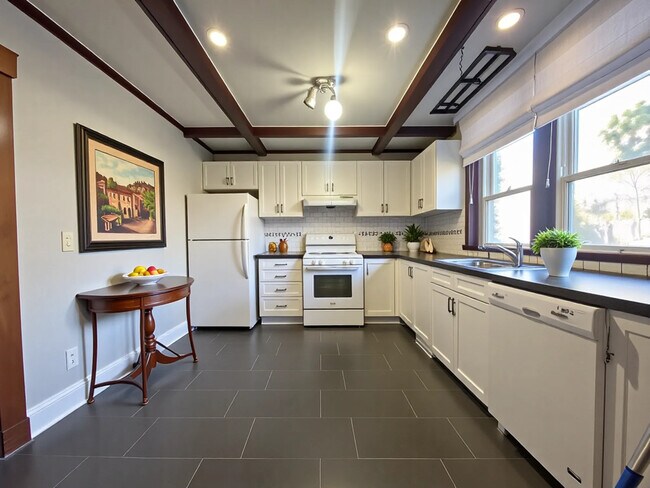 Photo - Stunning Garden Terrace Suite Unit 1