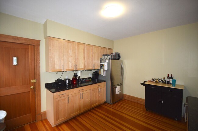29 Fairbanks St Unidad 2