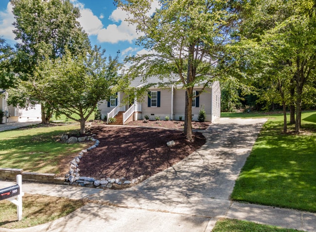 Photo - 909 Danley Ln