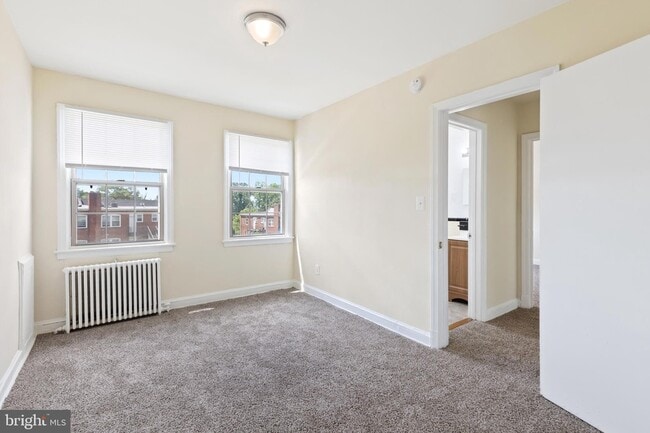 Photo - 215 Oakwood St SE Casa