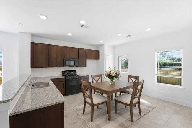 Photo - 4506 Blue Mountain Laurel St