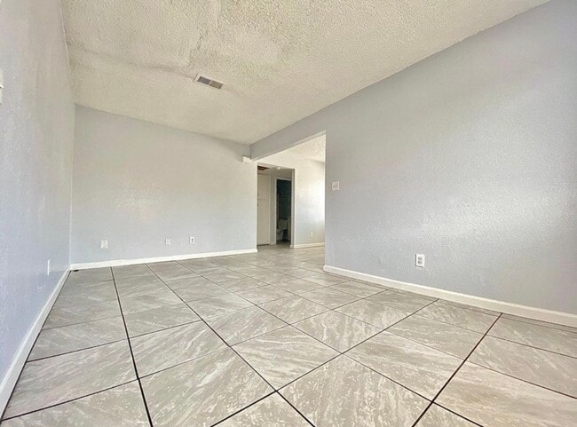 Photo - 1313 Bernard St Unit 7