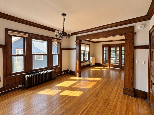 Building Photo - 1838 Portland Ave Unit 4