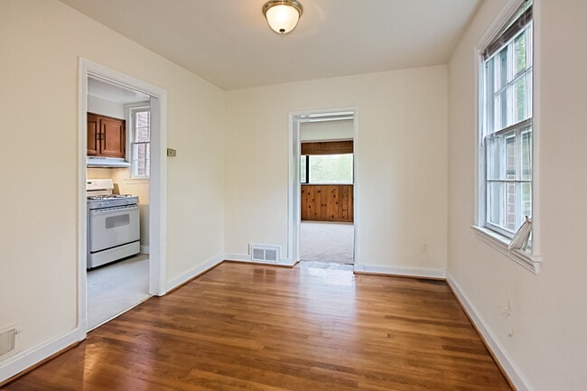 Photo - Blocks to Crystal City Metro and just minutes to Washington, D.C. via the 14th Street Bridge