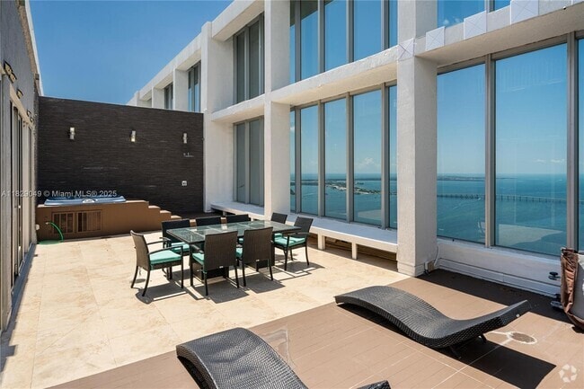Building Photo - 495 Brickell Ave Unit 5705 Rental