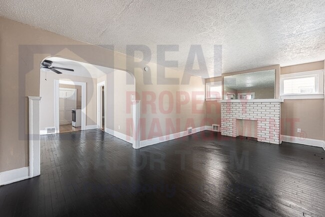 Photo - 15714 Huntmere Ave Unit Lower