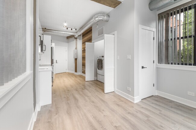 Photo - 7645 N Sheridan Rd Unit 114