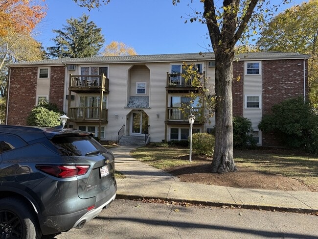 Building Photo - 387 Adams St Unit 2