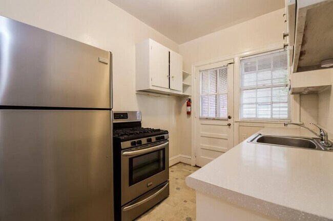 Photo - 71 Sheridan Dr NE