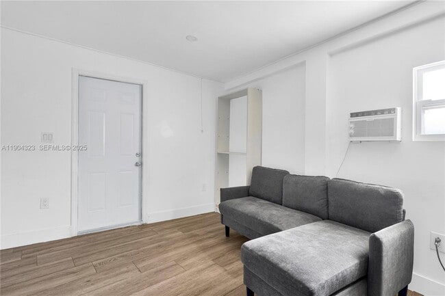 Photo - 14970 Leisure Dr