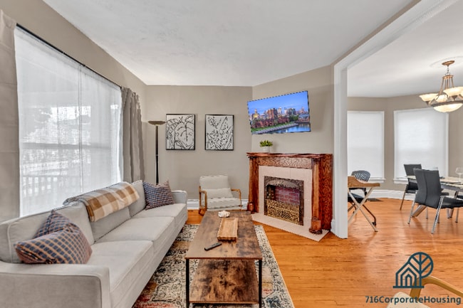 Building Photo - 1560 Delaware Ave Rental