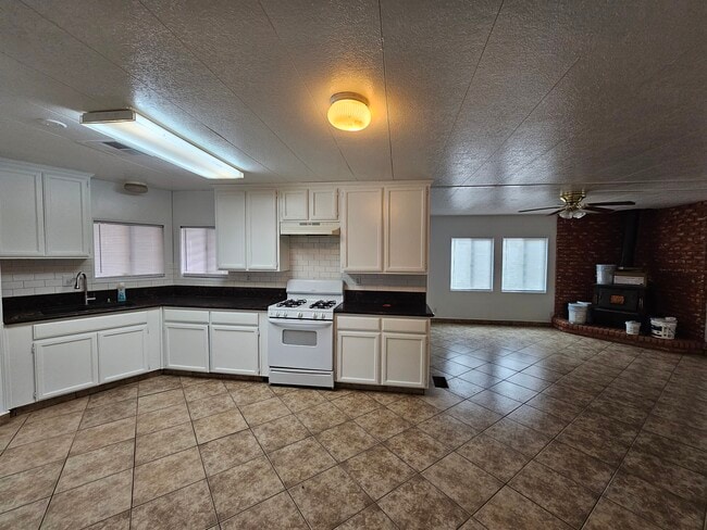 Photo - 2401 W Olive Ave