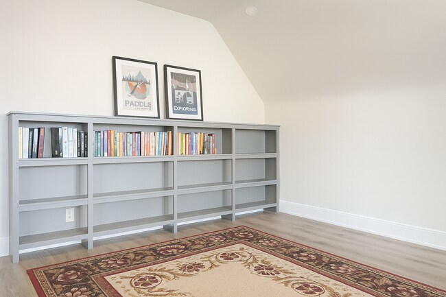 Photo - 12 Somerset St W Unit 3