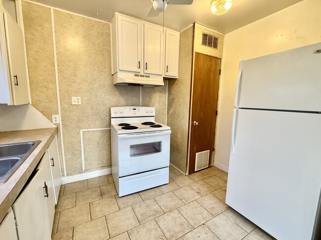 Photo - 709 11th Ave NW