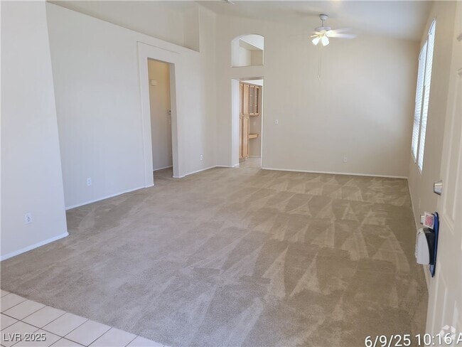 Building Photo - 122 McLaren St Rental
