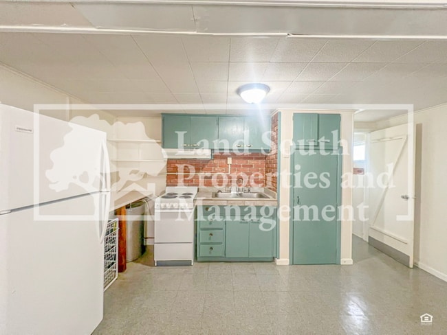 Photo - 1030 Lakewood Ct