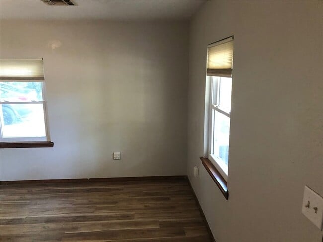 Photo - 624 N Wright St